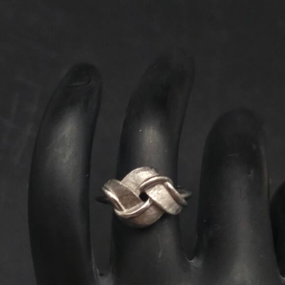 Vintage Avon 1973 French Twist Ring Silver Tone Size 4.75 - Picture 1 of 9